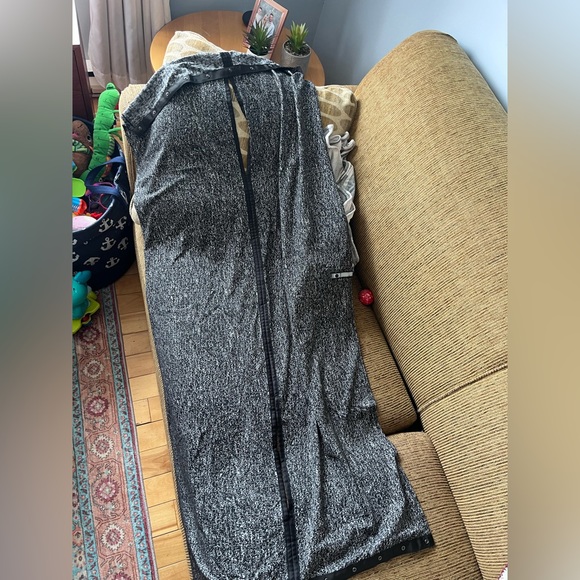 Lululemon scarf/shawl - Picture 3 of 3